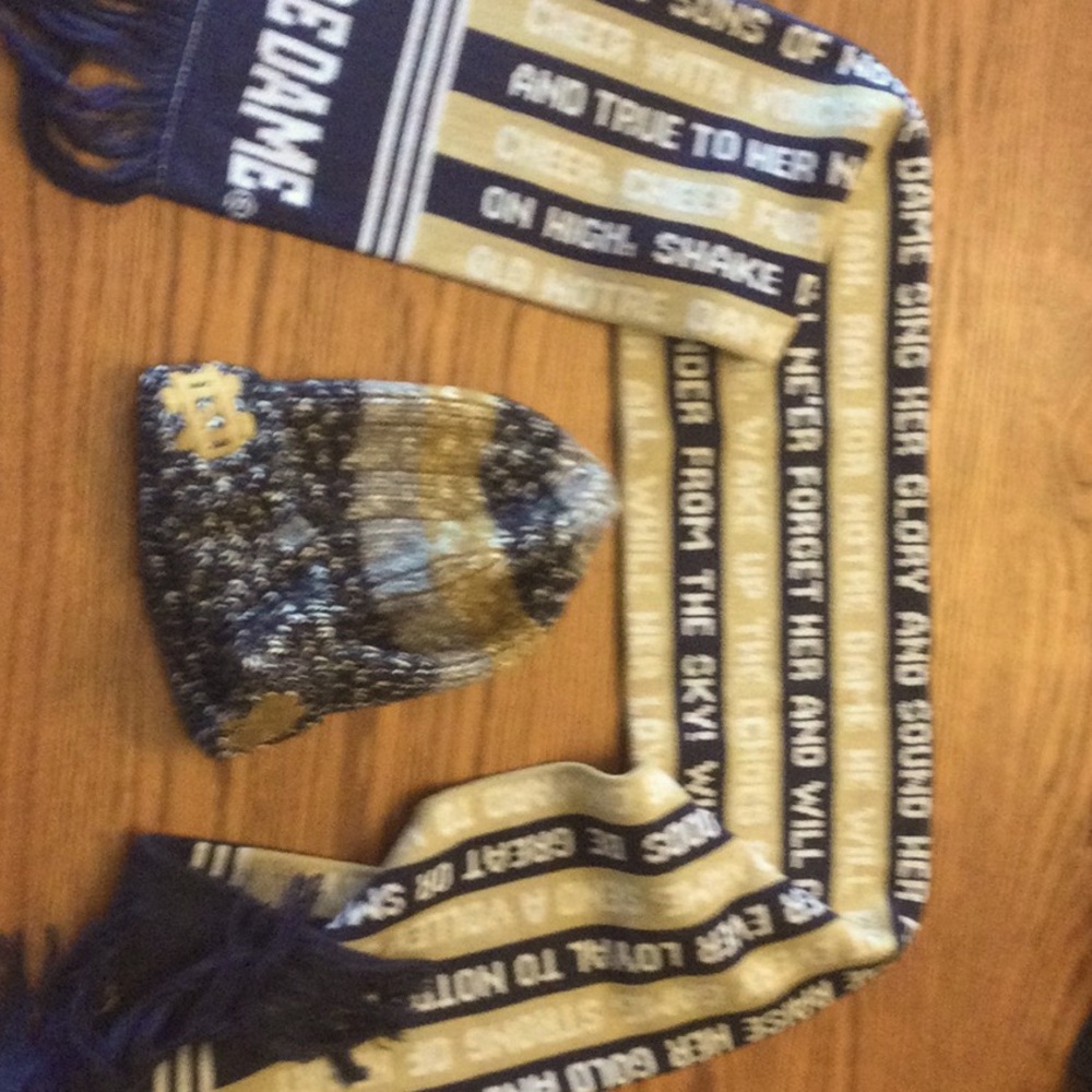 Notre Dame hat and scarf bundle